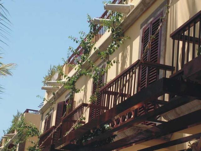 Oasis Club Hotel